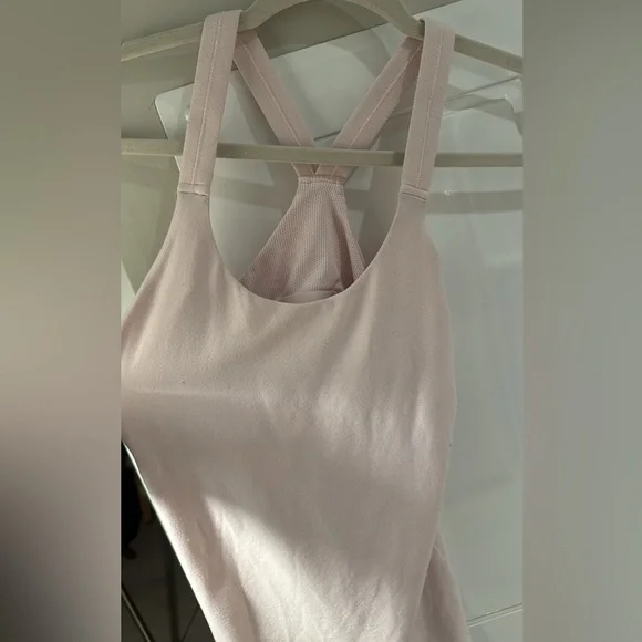 Athleta Light Pink Cross Back Tank with Built-In Bra - Size Medium! 🌸 - Picture 3 of 3